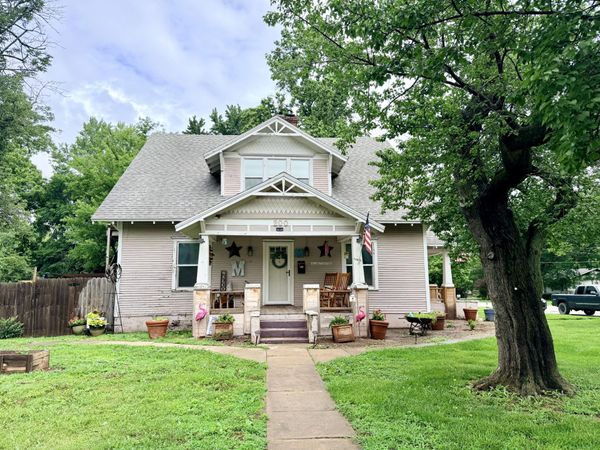 200 Barber Street , Greenfield, MO 65661