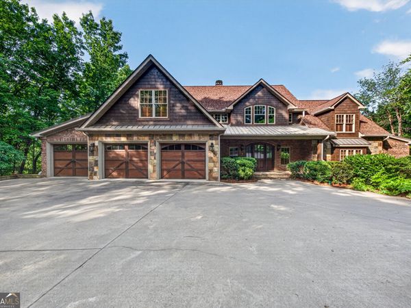 795 Chenocetah Drive, Cornelia, GA 30531
