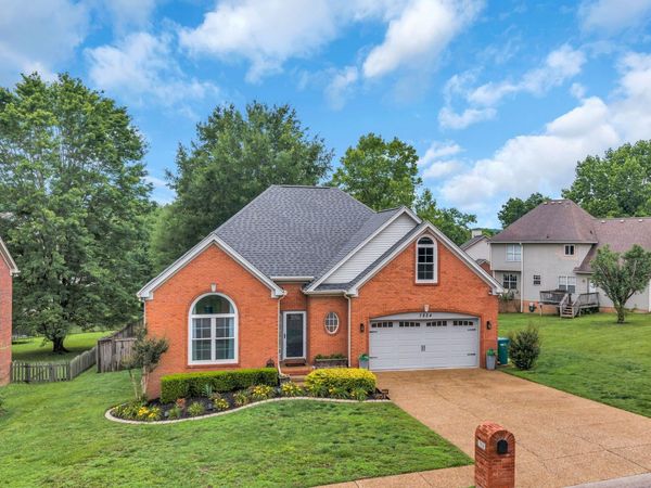 7824 Farmington Place , Nashville, TN 37221