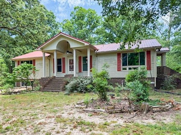 1045 Highland Dr , Dickson, TN 37055