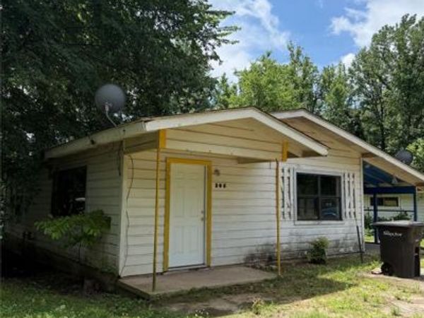 205 Tanglewood Street, Broken Bow, OK 74728