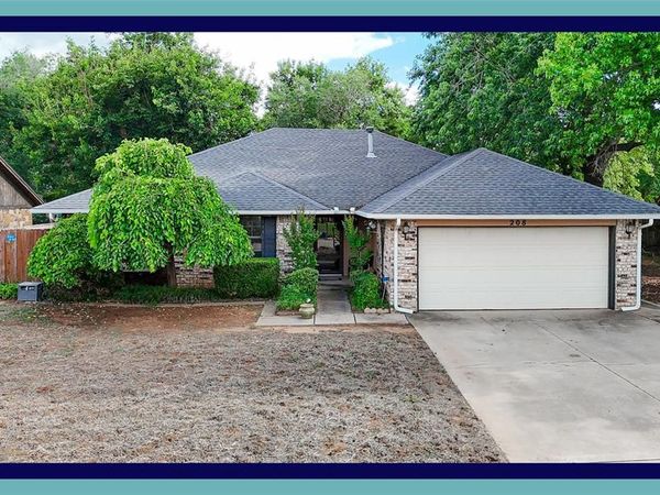 208 SE 30th Street, Moore, OK 73160