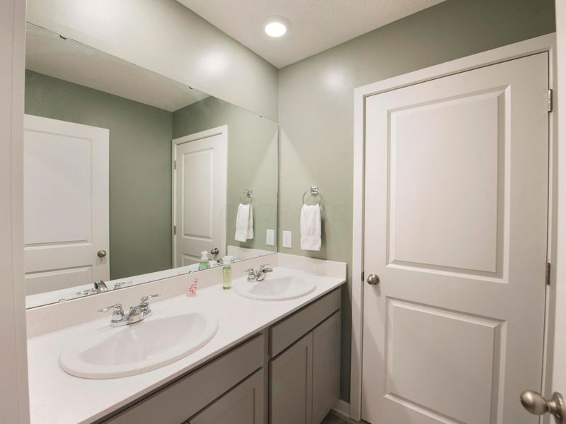 347 Kells Court W, Newark, OH 43055 Photo 46