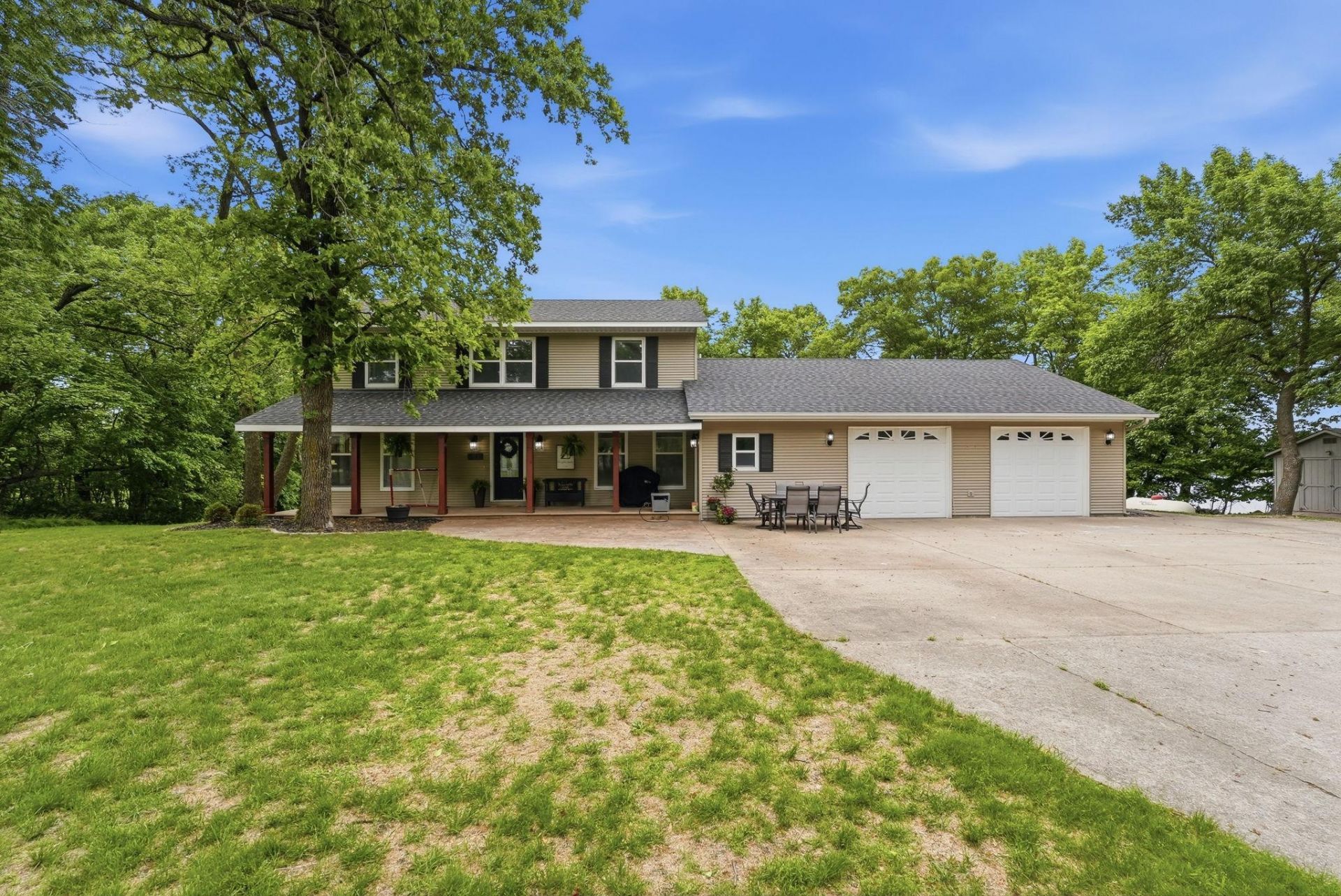 8746 Riverwood Circle N, New London, MN 56273