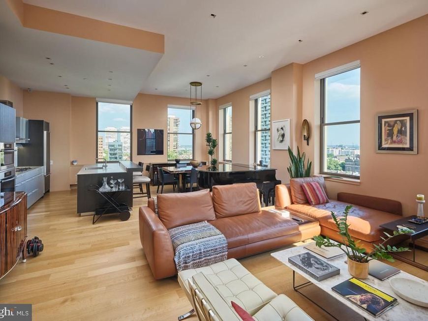 210 W Washington Square , Unit 8SE, Philadelphia, PA 19106 Main Photo