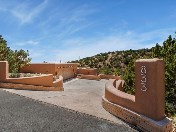 833 Canada Ancha , Santa Fe, NM 87501