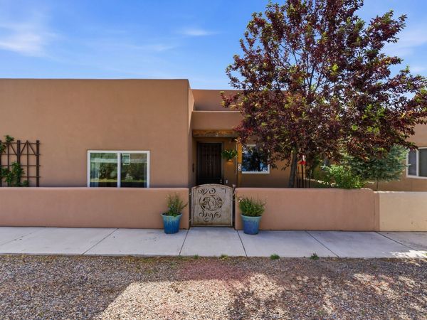 3 Silver Buckle Road , Santa Fe, NM 87508