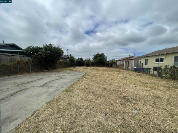 1623 Truman St, Richmond, CA 94801