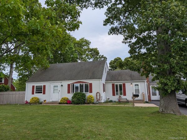 431 Cherry Avenue, West Sayville, NY 11796