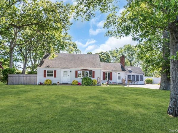 431 Cherry Avenue, West Sayville, NY 11796