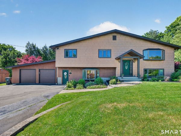 16 Apache, Brookfield, CT 06804