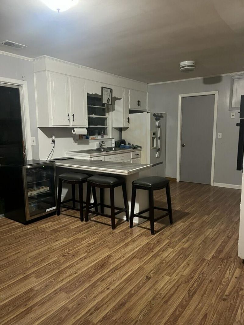 1120 Graham Street Photo 5
