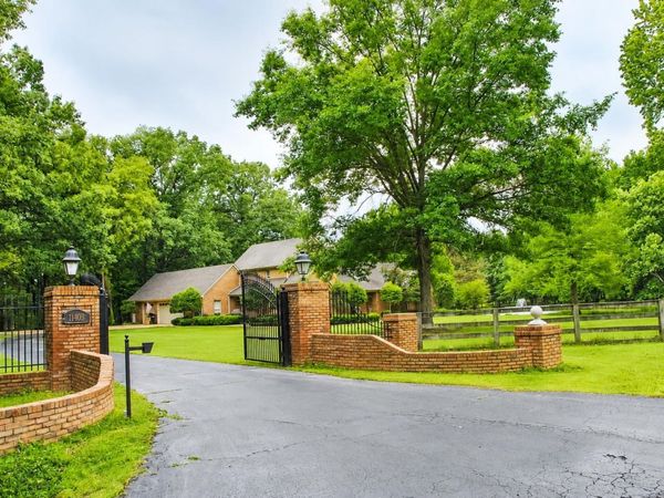 11403 COUNTRY FOREST CV, Collierville, TN 38017