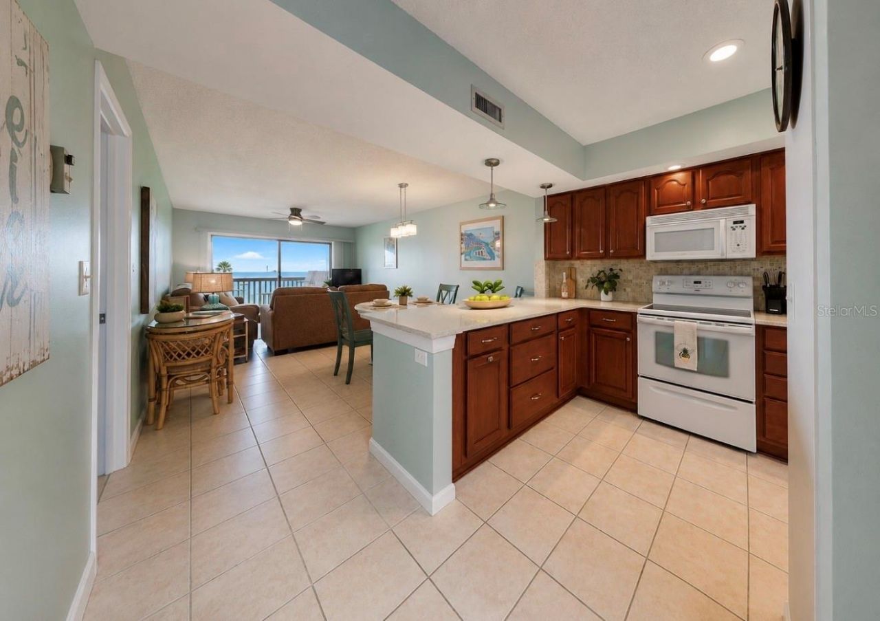 810 Bahia Del Sol Drive, Unit 16, Ruskin, FL 33570 Photo