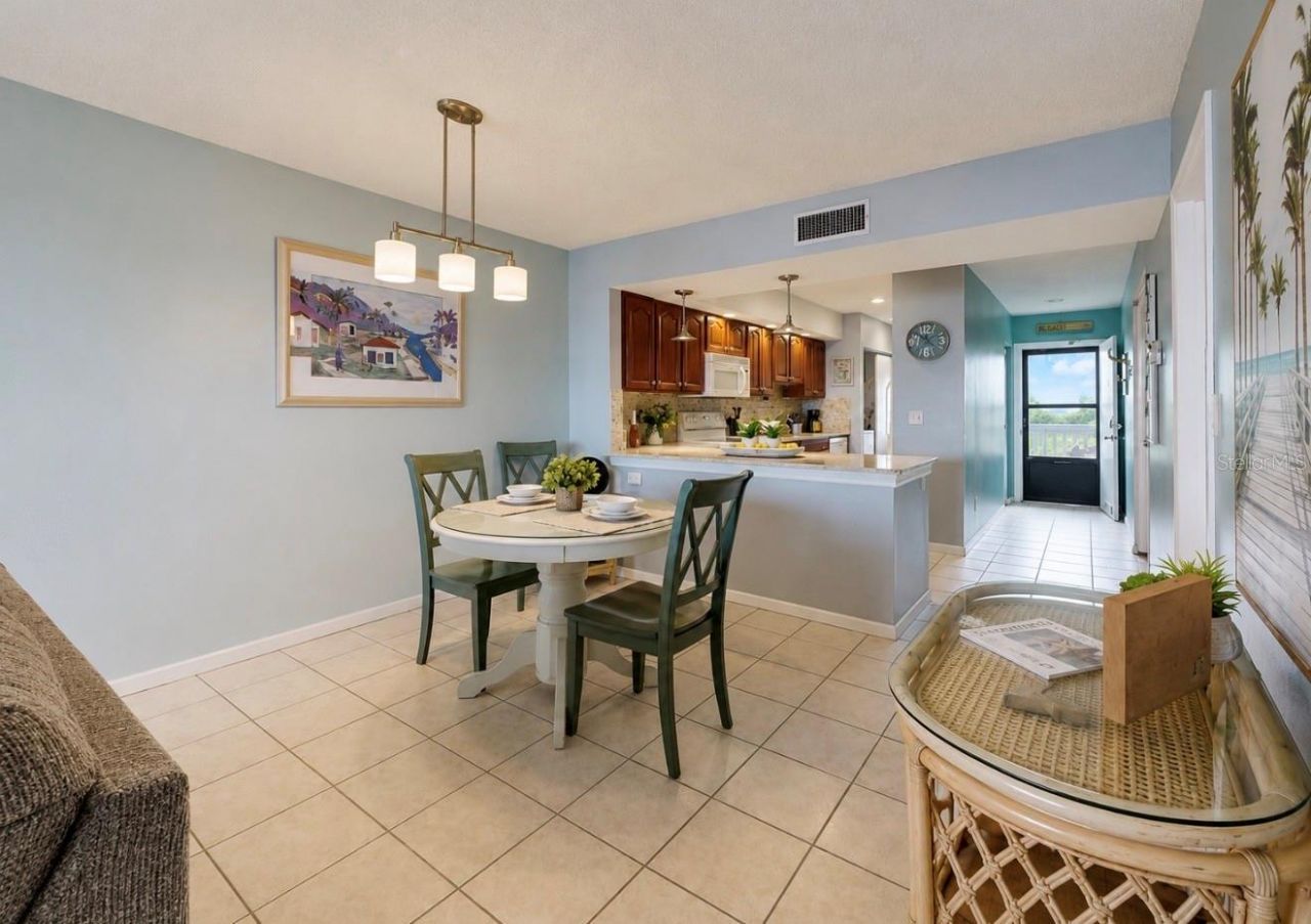810 Bahia Del Sol Drive, Unit 16, Ruskin, FL 33570 Photo