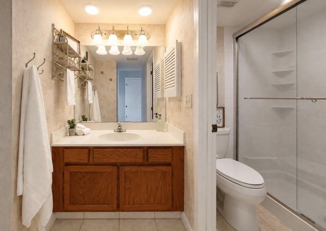 810 Bahia Del Sol Drive, Unit 16, Ruskin, FL 33570 Photo