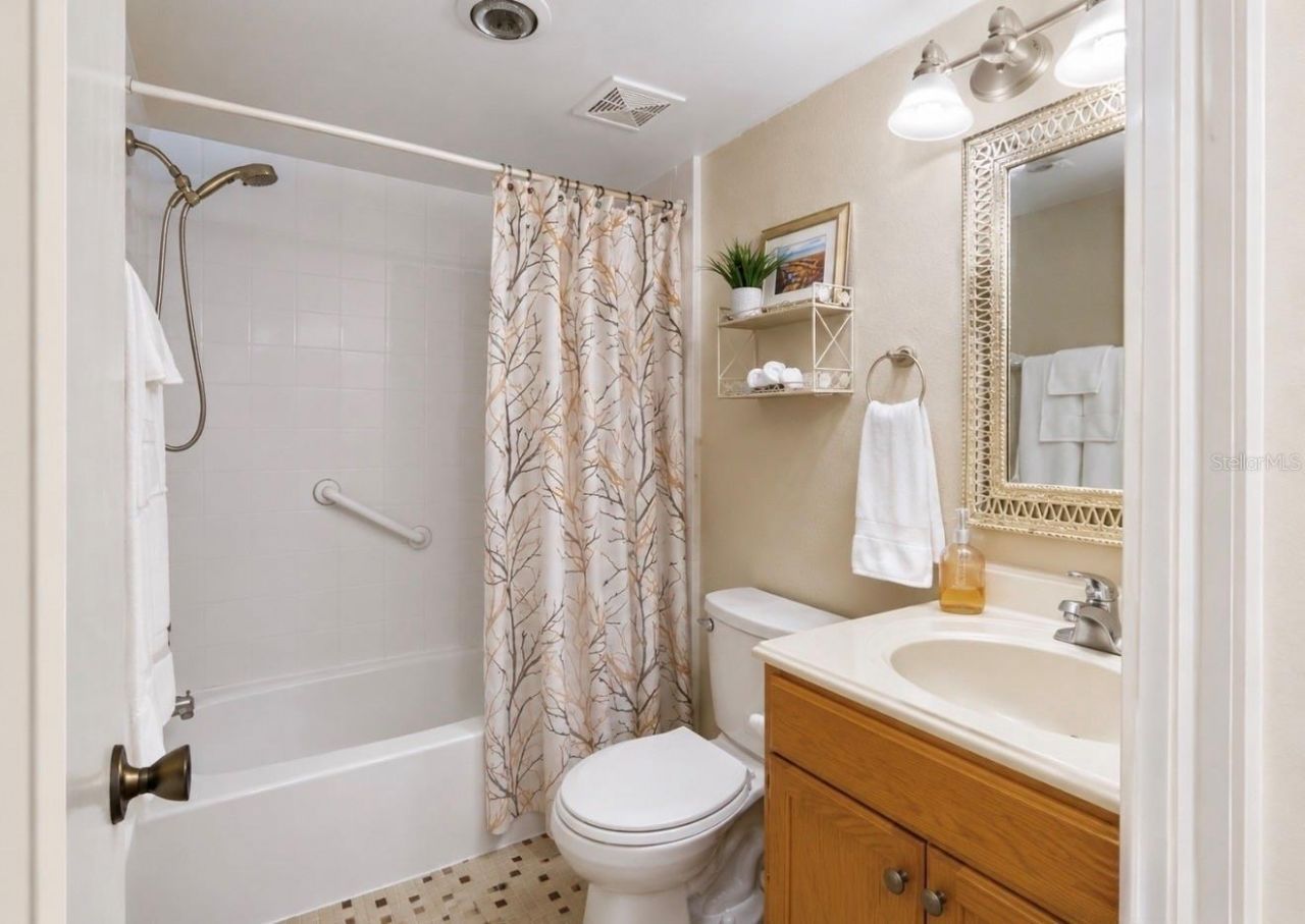 810 Bahia Del Sol Drive, Unit 16, Ruskin, FL 33570 Photo