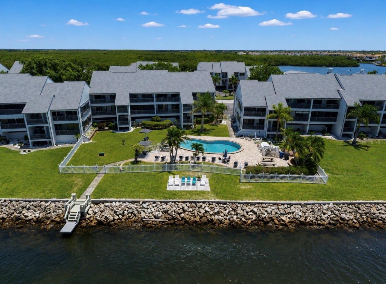 810 Bahia Del Sol Drive, Unit 16, Ruskin, FL 33570 Photo