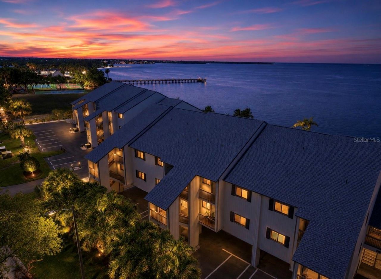 810 Bahia Del Sol Drive, Unit 16, Ruskin, FL 33570 Photo