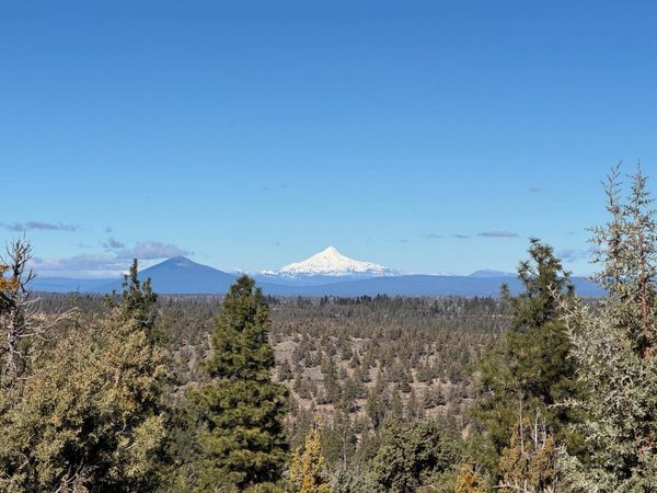 1560 NW Wild Rye Circle, Bend, OR 97703