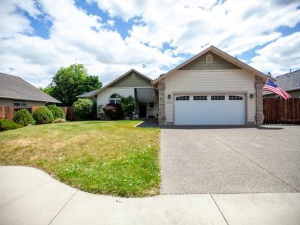 505 SE Jaylen Drive, Grants Pass, OR 97527
