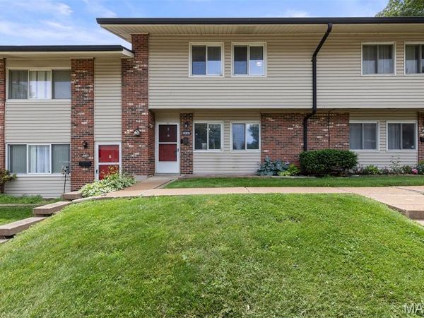 9128 Villaridge Court , St Louis, MO 63123