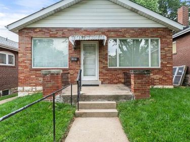 4309 Dewey Avenue, St Louis, MO 63116