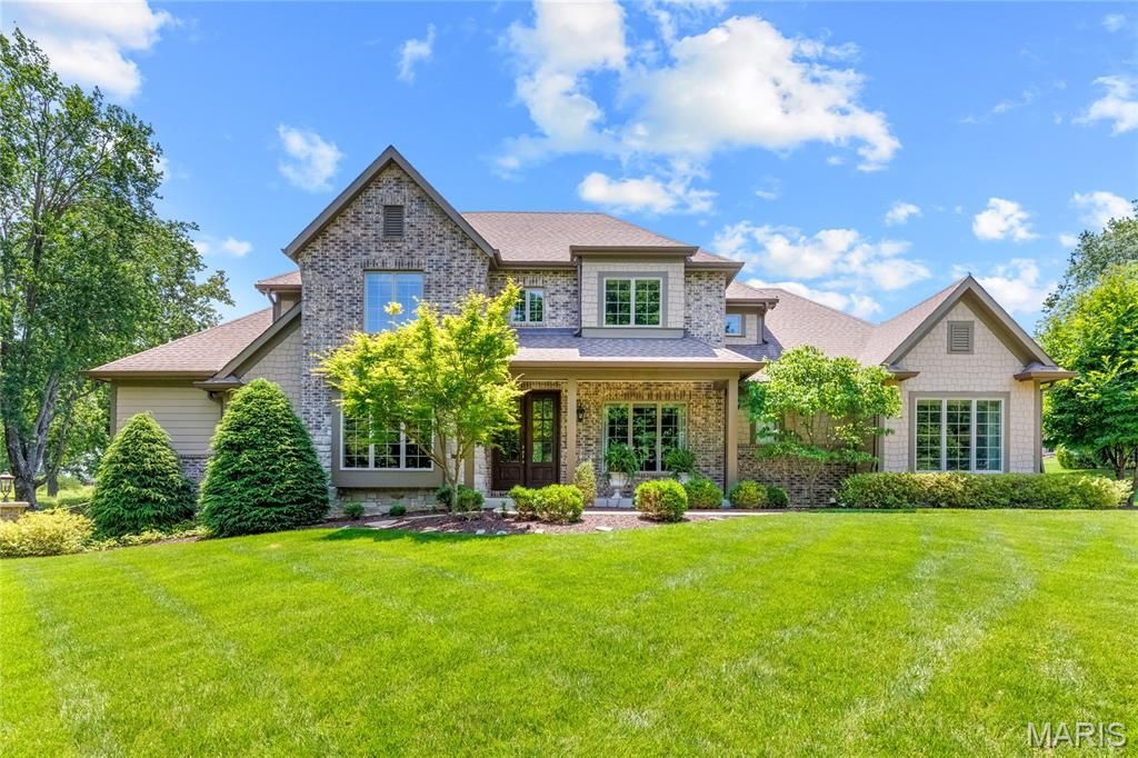 50 Meadowbrook Country Club Estate, Ballwin, MO 63011 Main Photo