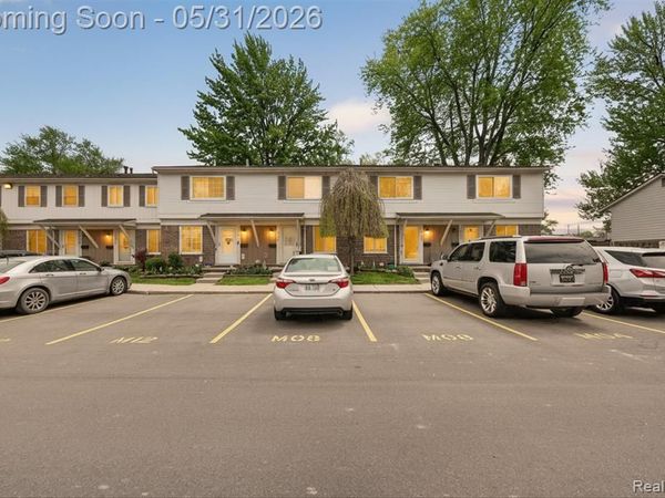 39700 Manor Drive, Harrison Twp, MI 48045