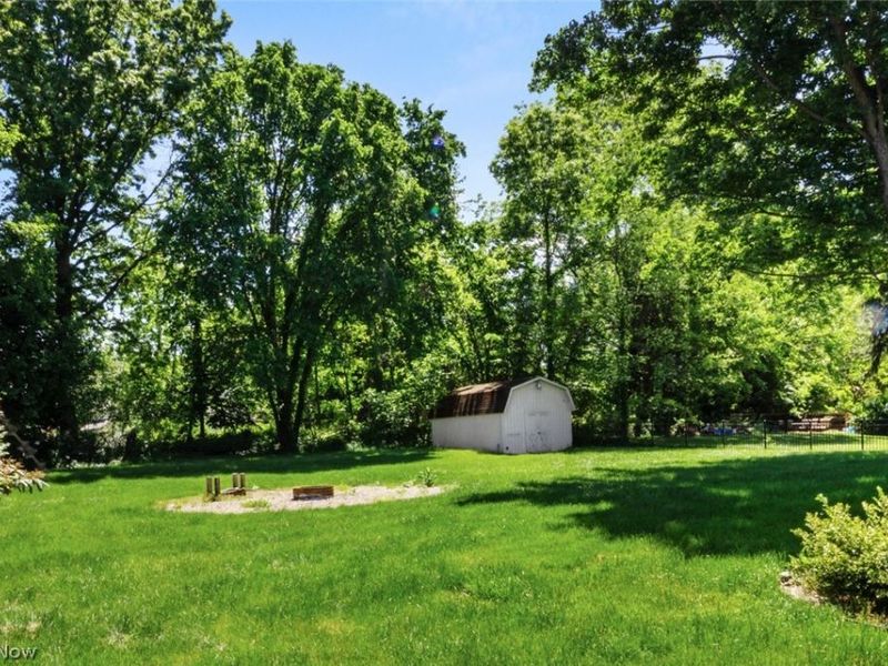 243 9th Street NE, Barberton, OH 44203 Photo 27