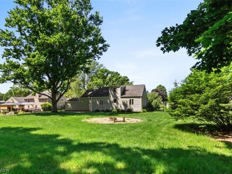 243 9th Street NE, Barberton, OH 44203 Photo 3