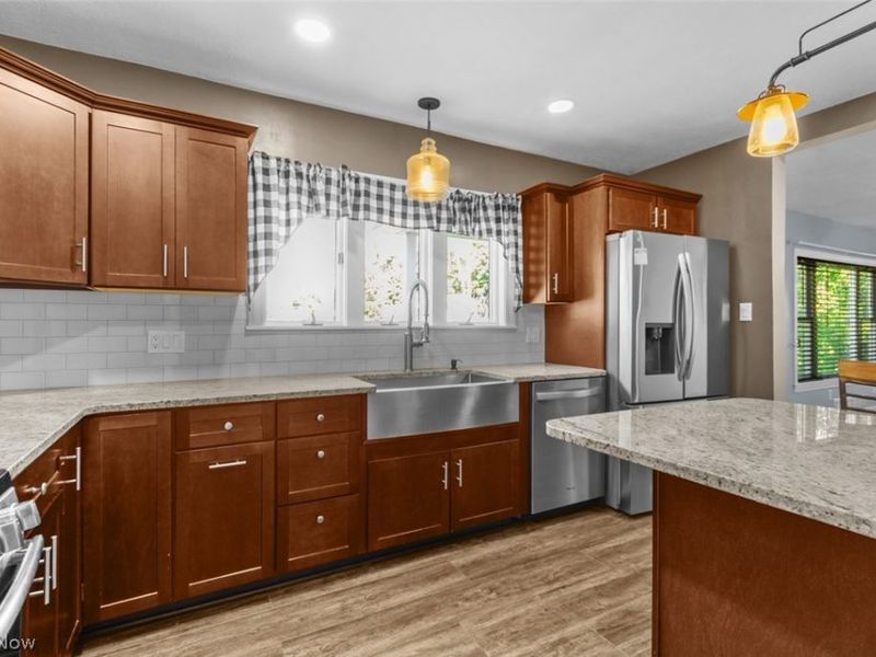 243 9th Street NE, Barberton, OH 44203 Photo 7