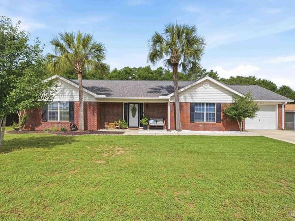 2711 Penn St, Navarre, FL 32566