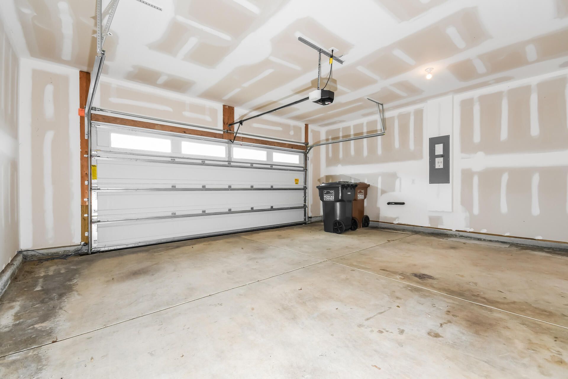 704 Sportsman Road Photo 11