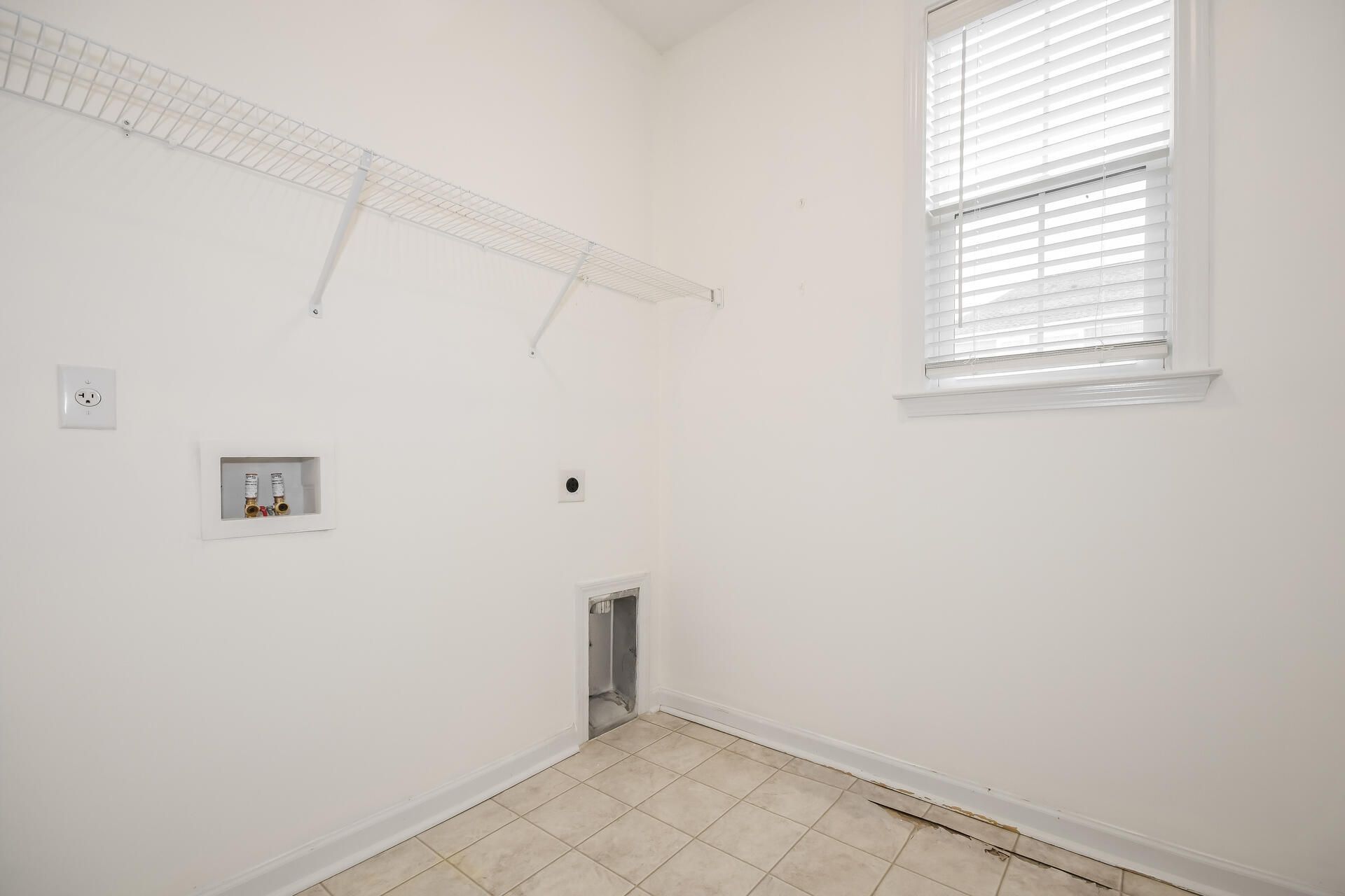 704 Sportsman Road Photo 8