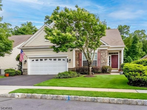 717 Thistle Hill Ln, Franklin, NJ 08873