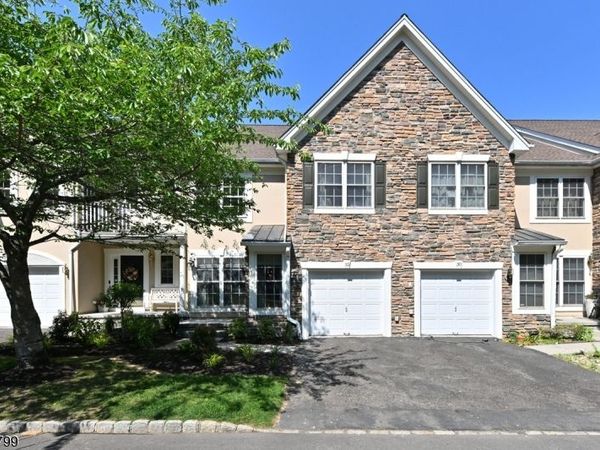 32 Rosewood Ct, North Haledon, NJ 07508