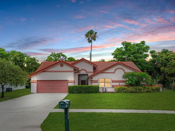 9297 Laurel Green Drive, Boynton Beach, FL 33437