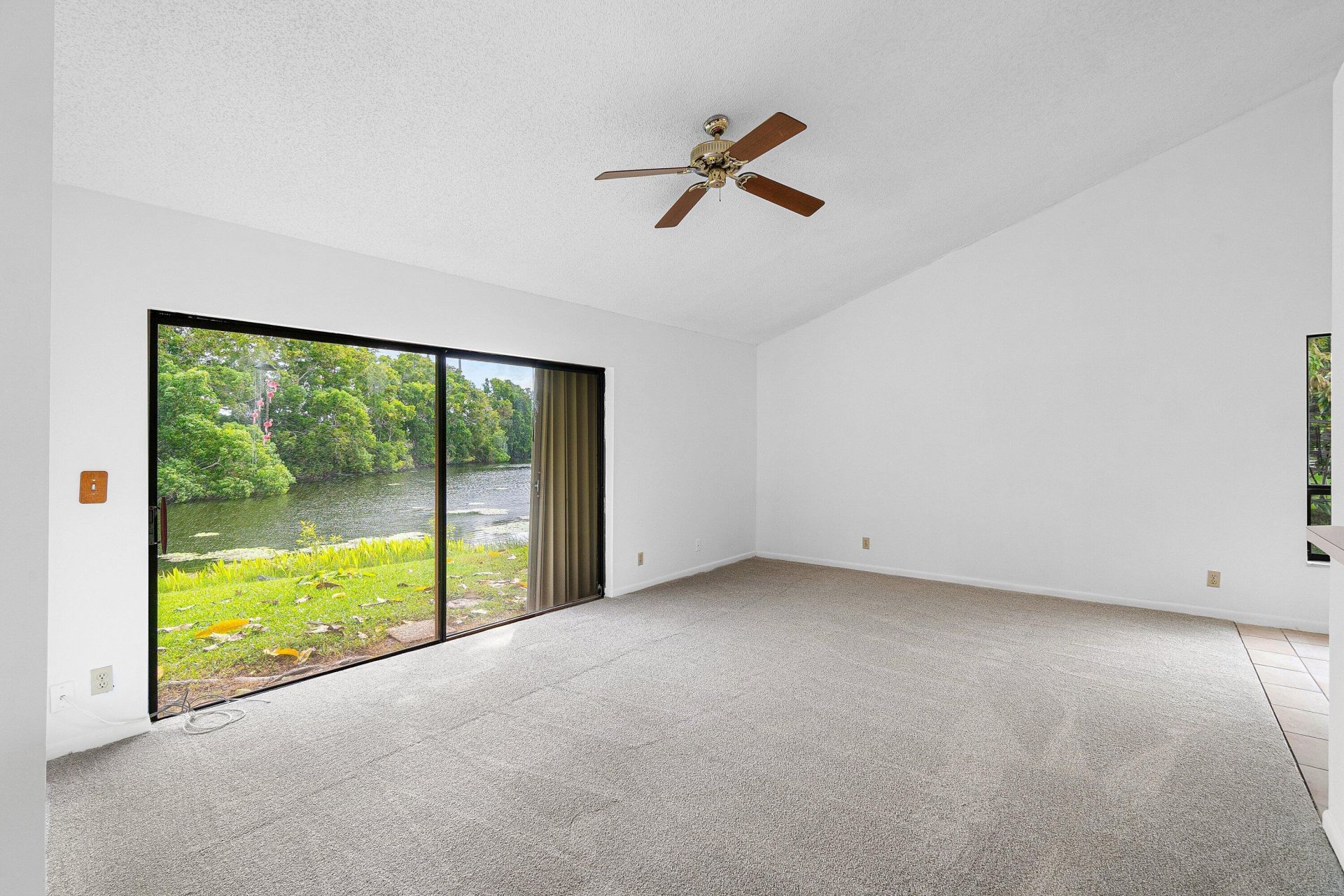 9297 Laurel Green Drive, Boynton Beach, FL 33437 Photo