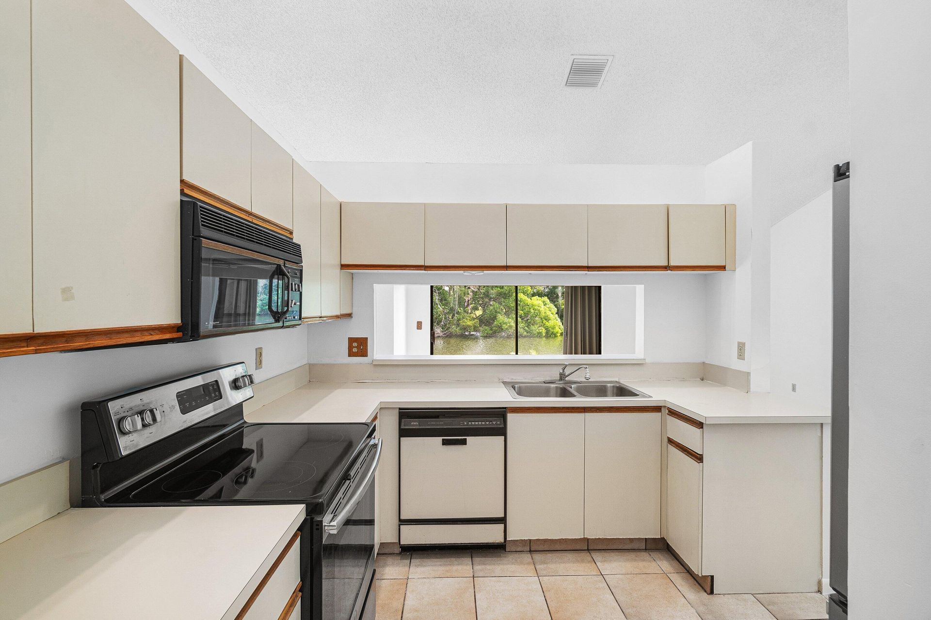 9297 Laurel Green Drive, Boynton Beach, FL 33437 Photo