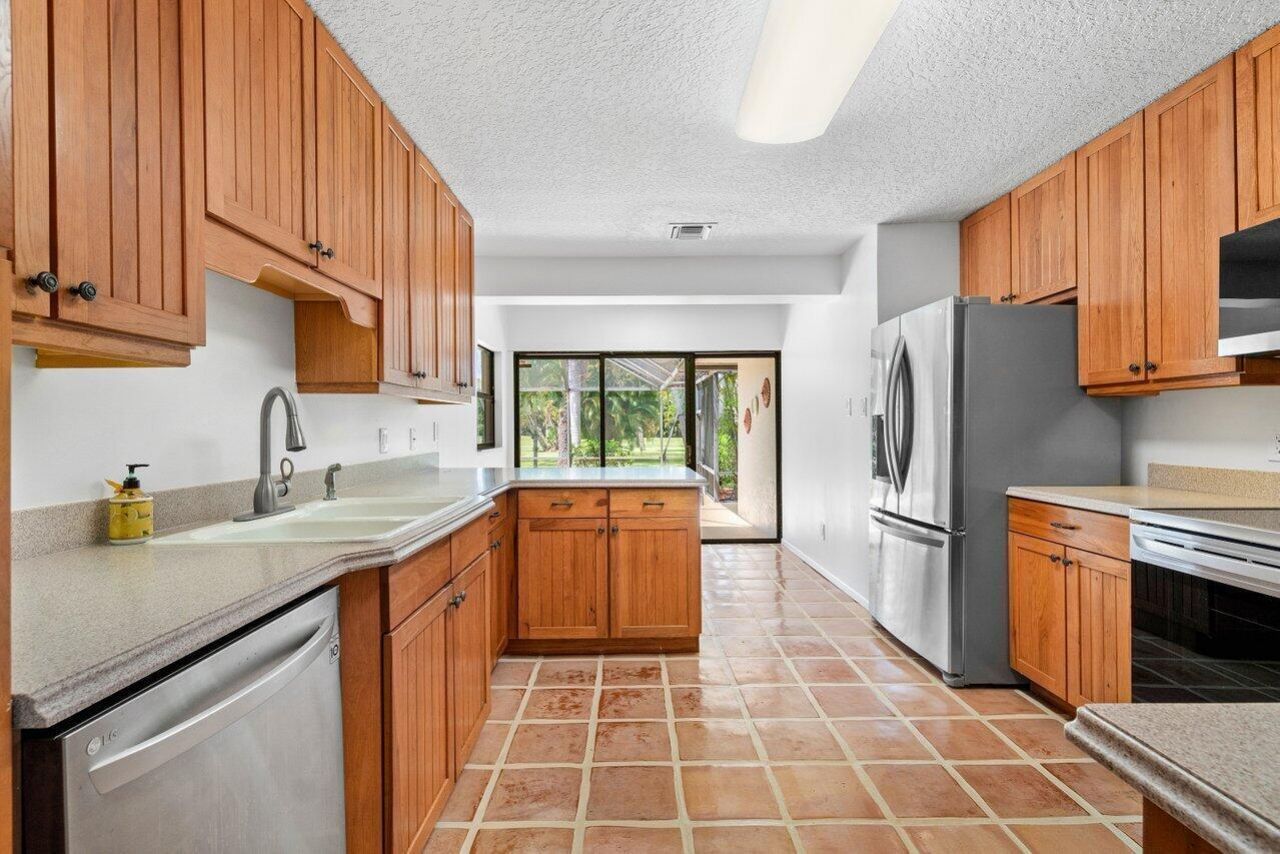 9405 Dundee Drive, Lake Worth, FL 33467 Photo