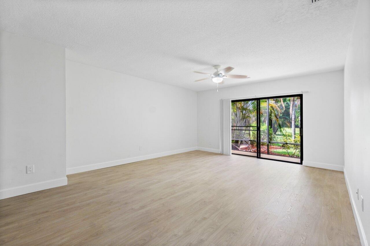 9405 Dundee Drive, Lake Worth, FL 33467 Photo