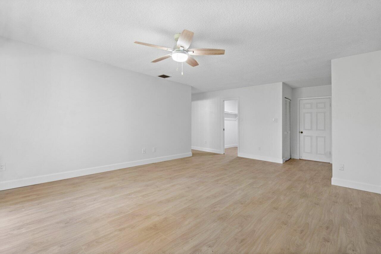 9405 Dundee Drive, Lake Worth, FL 33467 Photo