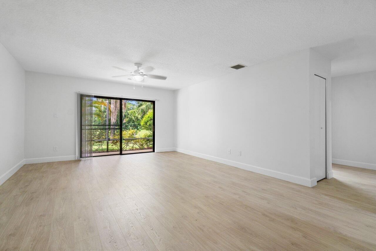 9405 Dundee Drive, Lake Worth, FL 33467 Photo