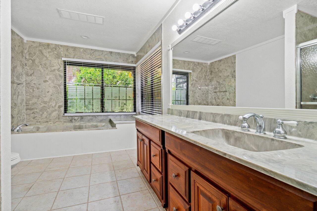 9405 Dundee Drive, Lake Worth, FL 33467 Photo