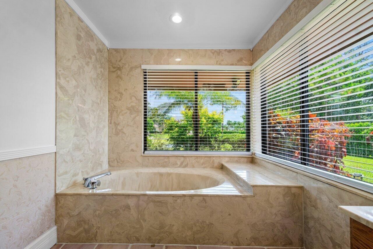 9405 Dundee Drive, Lake Worth, FL 33467 Photo