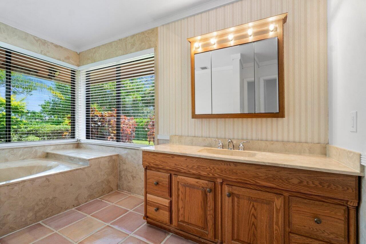 9405 Dundee Drive, Lake Worth, FL 33467 Photo