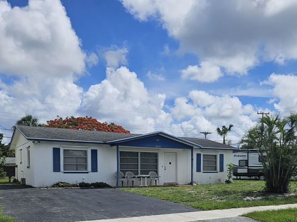 5531 S 37th Street, Greenacres, FL 33463
