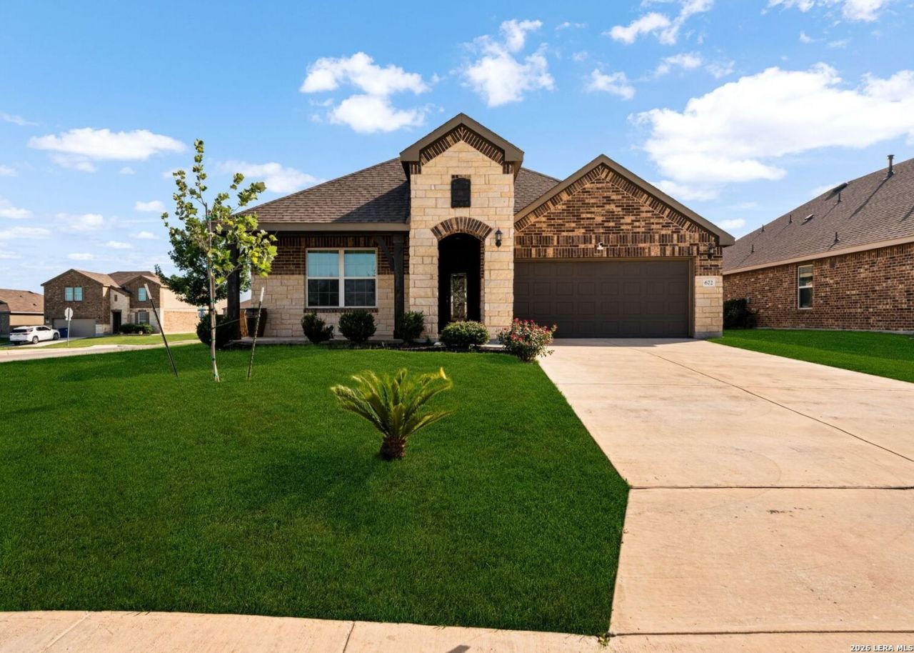 672 Ridgemeadow Dr, New Braunfels, TX 78130 Main Photo