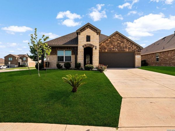 672 Ridgemeadow Dr, New Braunfels, TX 78130